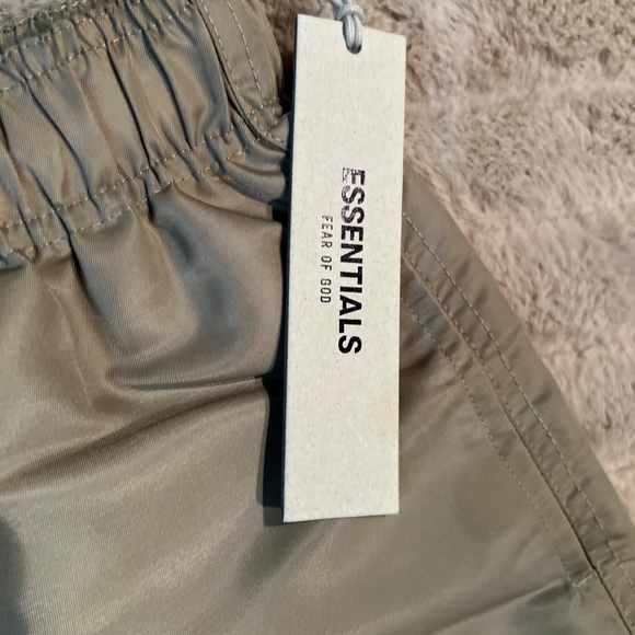 Fear of God Essentials Kids Track Shorts Size M - Picture 6 of 14
